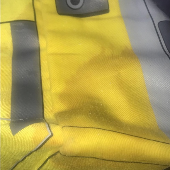 **SOLD** YELLOW PARCEL Radio Bag - Picture 3 of 3